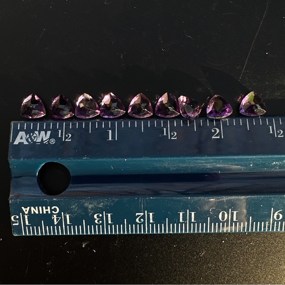 6.97ct Natural Purple Amethyst Trillion Cut Lot - Picture 3 of 17